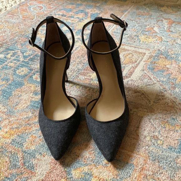 Ann Taylor Heels - Picture 1 of 6